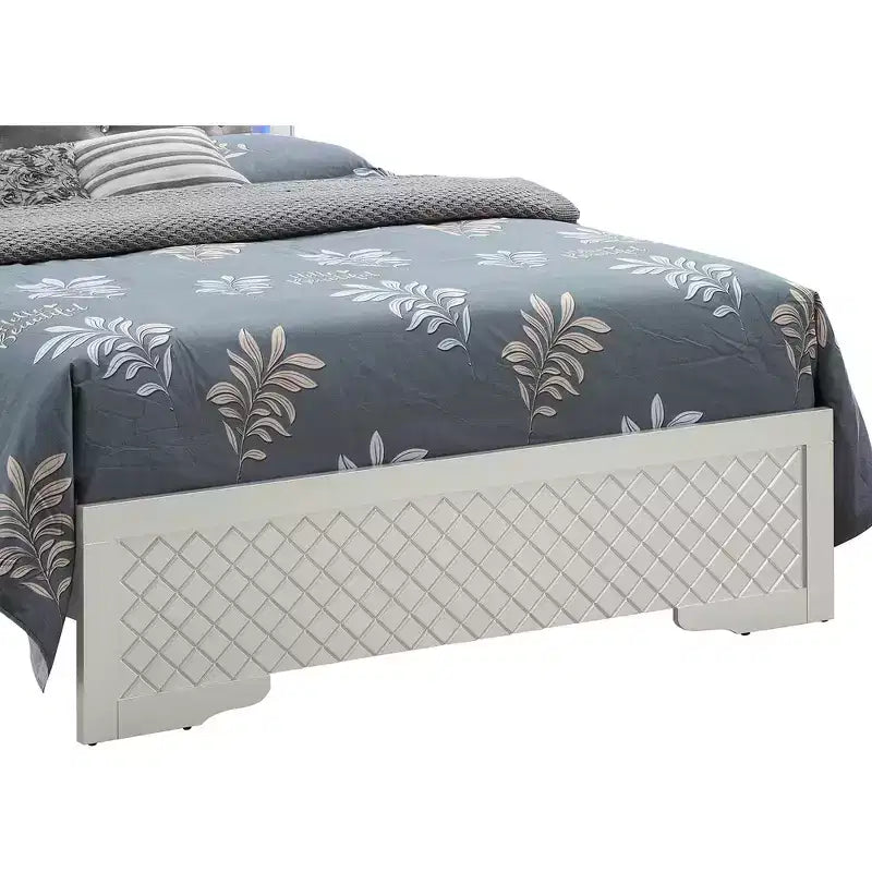 Verona and King Panel Beds
