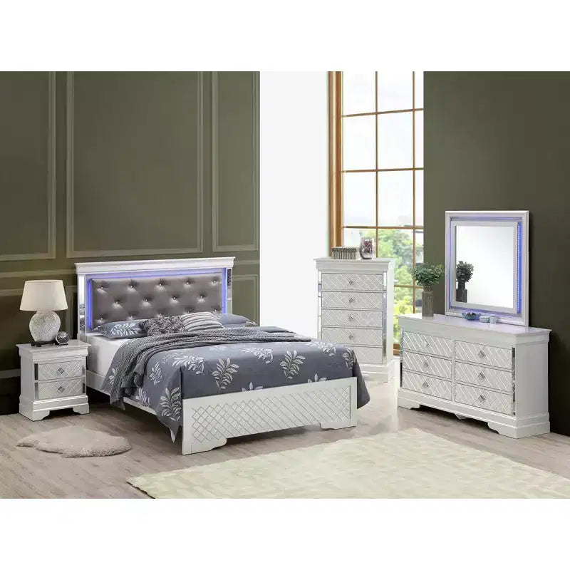 Verona and King Panel Beds