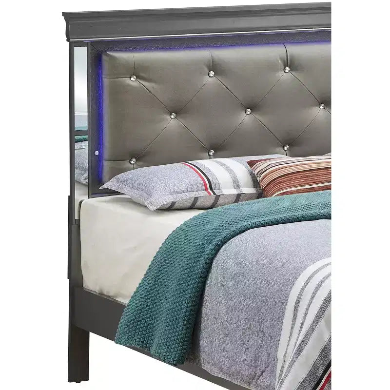 Verona and King Panel Beds