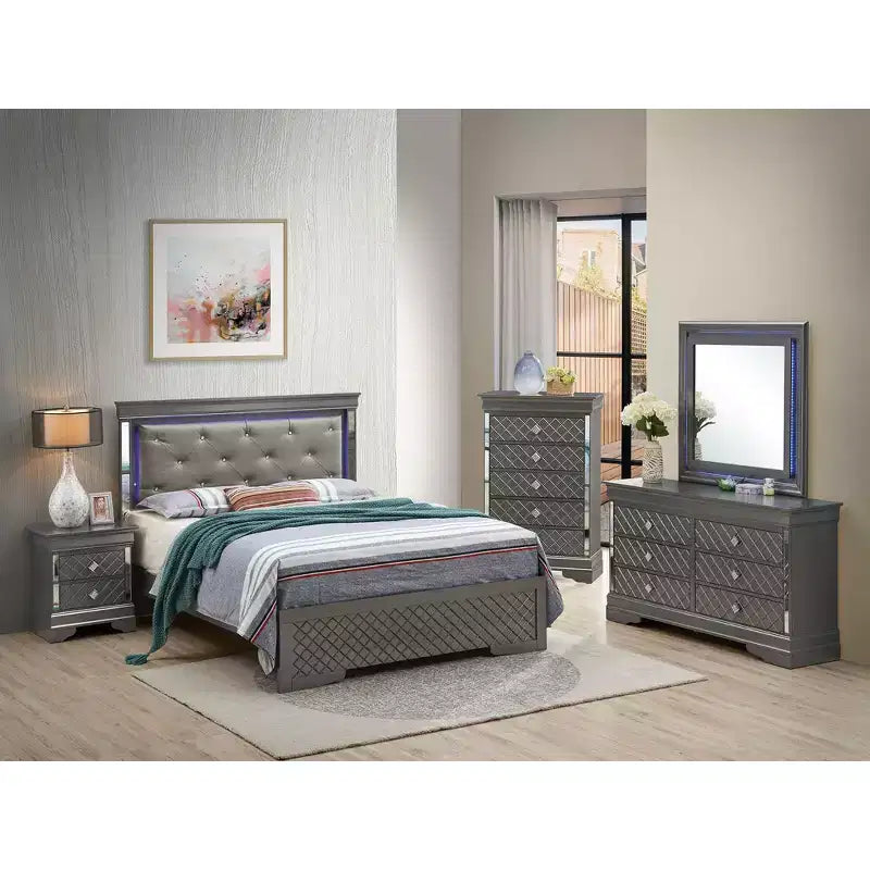 Verona and King Panel Beds